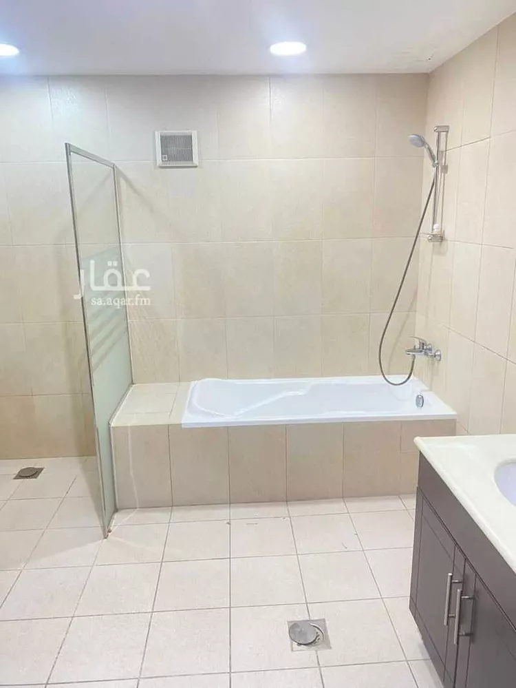 فيلا للإيجار في شارع شارع الشيح, حي المطرفية, مدينة مدينه الجبيل الصناعيه, المنطقة الشرقية صورة 3