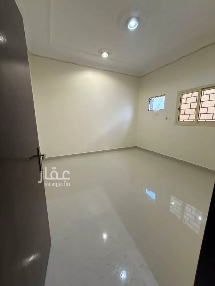 فيلا للبيع في شارع حصن ابن وبرة الطائي, حي الشفاء, مدينة حائل, منطقة حائل صورة 3