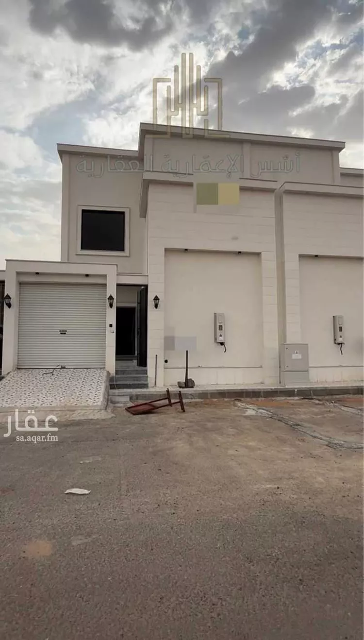 فيلا للبيع في شارع عبد اللطيف بن عبد السلام ريس, حي قرية النيصية, مدينة حائل, منطقة حائل