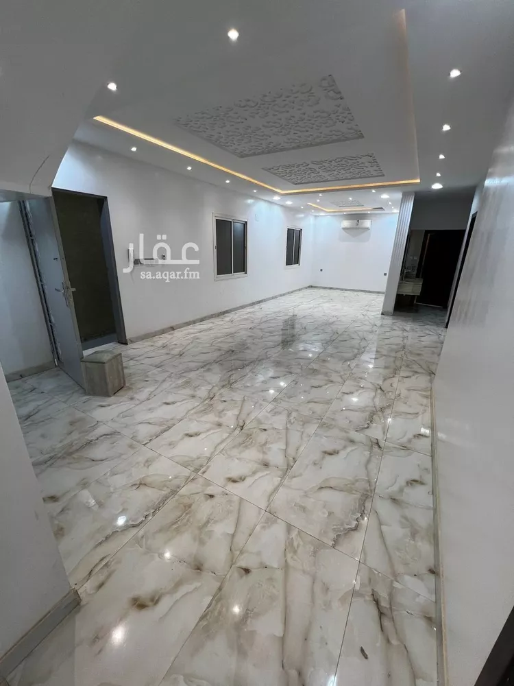 فيلا للإيجار في شارع عمر مكرم, حي الرمال, مدينة الرياض, منطقة الرياض 14