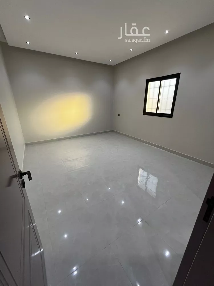 Floor for Rent in Riyadh Al Janadriyah 10