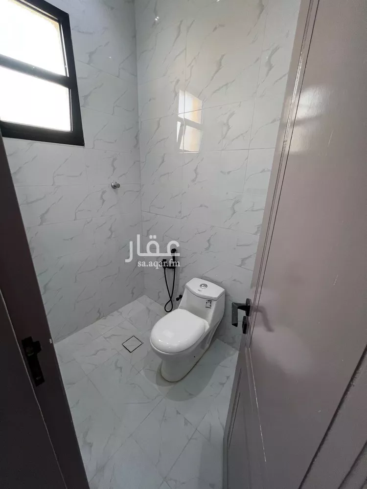 Floor for Rent in Riyadh Al Janadriyah صورة 4