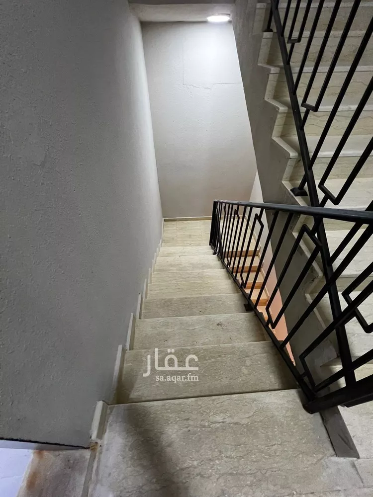 Floor for Rent in Riyadh Al Janadriyah صورة 2