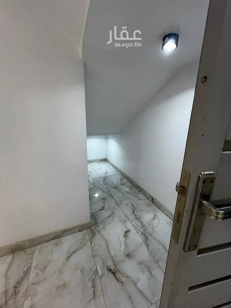 فيلا للإيجار في شارع عمر مكرم, حي الرمال, مدينة الرياض, منطقة الرياض 13