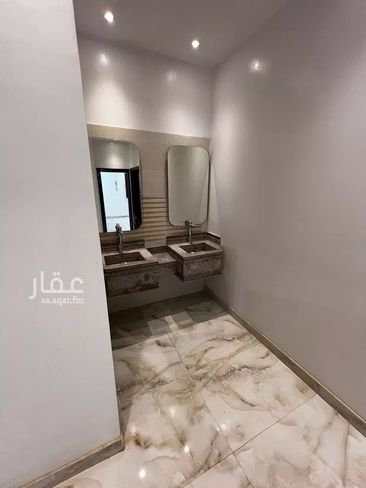 فيلا للإيجار في شارع عمر مكرم, حي الرمال, مدينة الرياض, منطقة الرياض 15