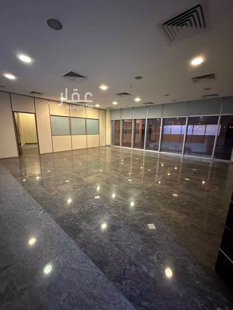 عمارة للإيجار في شارع طريق مكة المكرمة الفرعي, حي المؤتمرات, مدينة الرياض, منطقة الرياض صورة 3