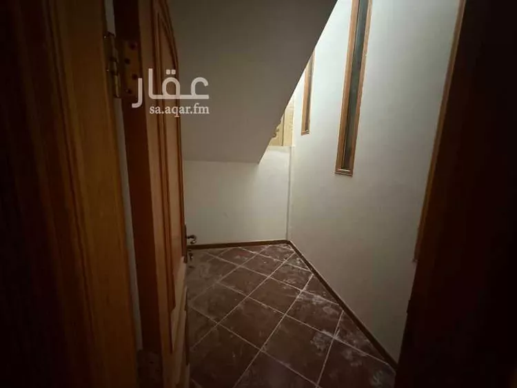 فيلا للإيجار في شارع رفيق الحريري, حي الورود, مدينة الرياض, منطقة الرياض صورة 2