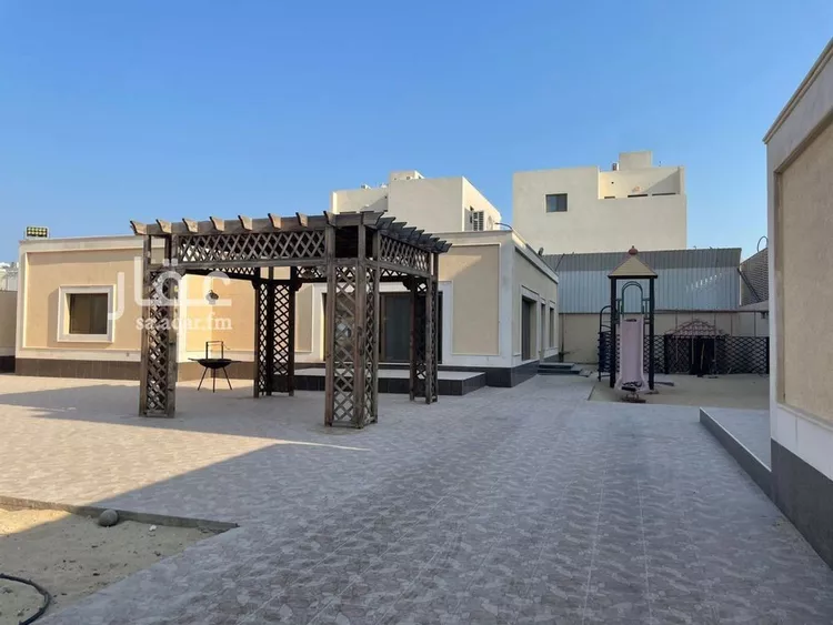 فيلا للبيع في شارع حاطب ابن عمرو ابن عتيك, حي التحلية, مدينة الخبر, المنطقة الشرقية