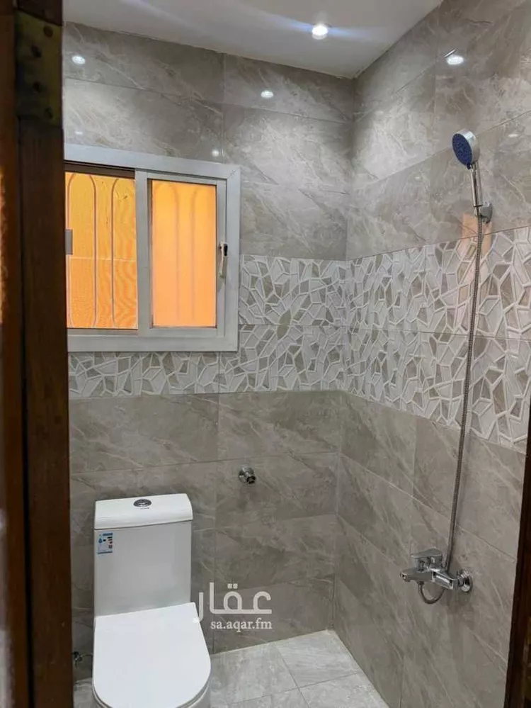 فيلا للإيجار في شارع سلمة البغدادي, حي الروضة, مدينة الرياض, منطقة الرياض 8