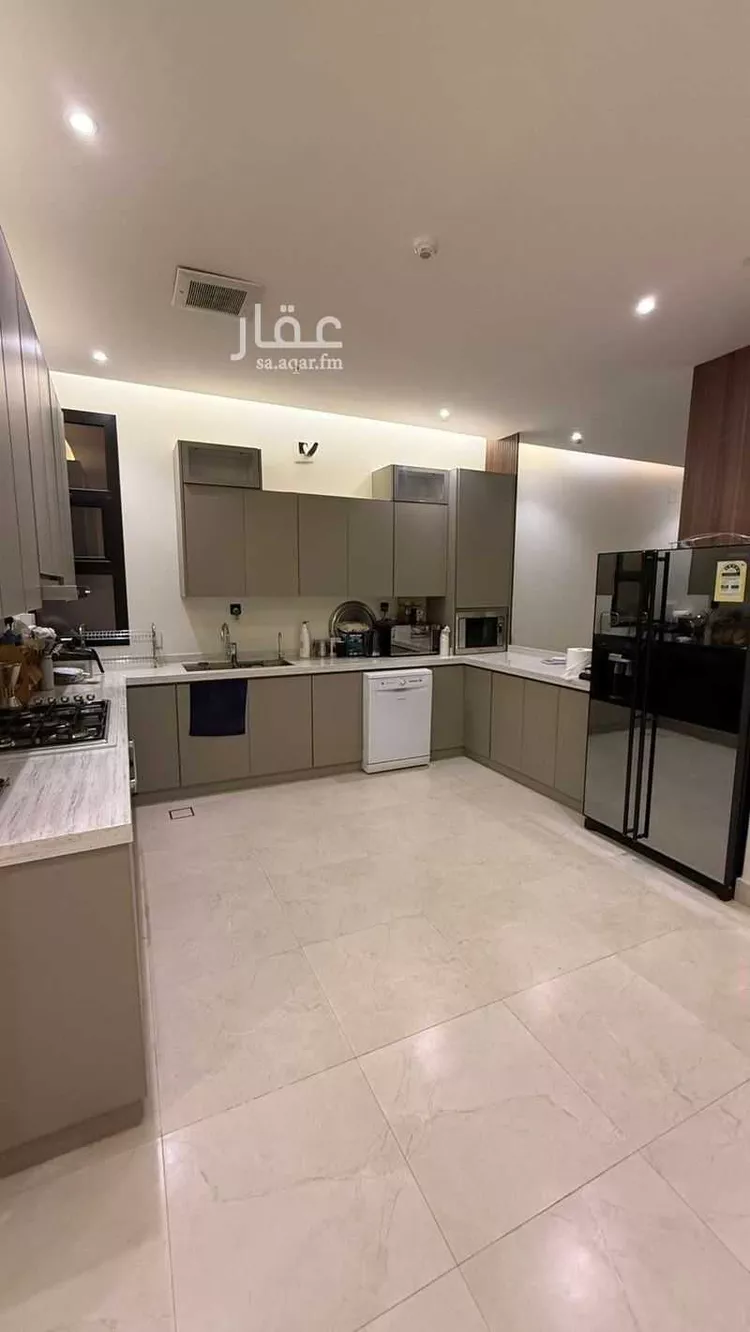 شقة للبيع في شارع جرير بن عبدالله البجلي, حي مغرزات, مدينة الرياض, منطقة الرياض صورة 3