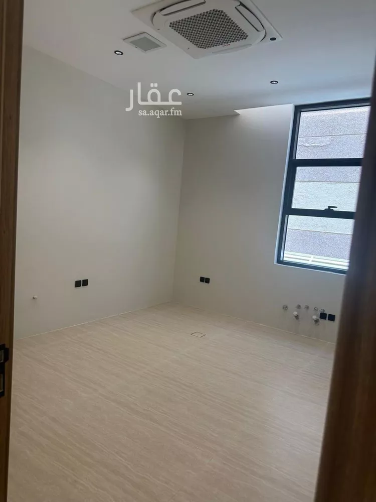 Floor for Sale in Riyadh Al Qirawan 7