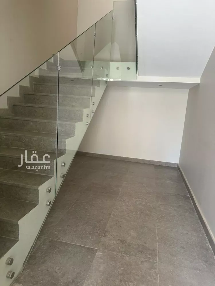 Floor for Sale in Riyadh Al Qirawan 6