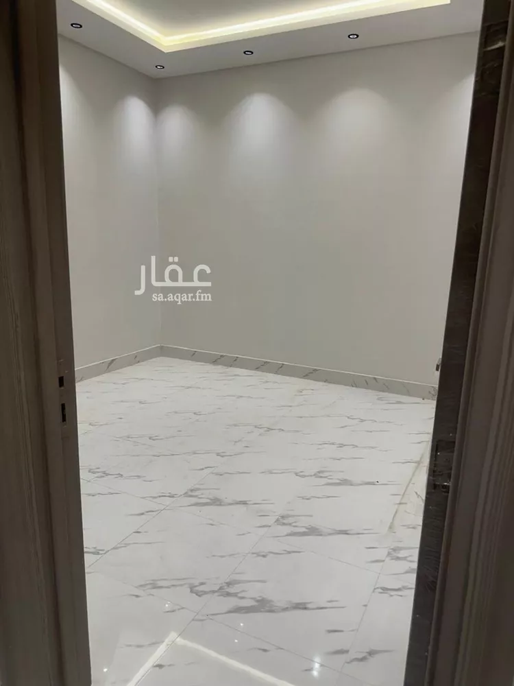 دور للبيع في شارع حسن مشاط, حي عكاظ, مدينة الرياض, منطقة الرياض صورة 3