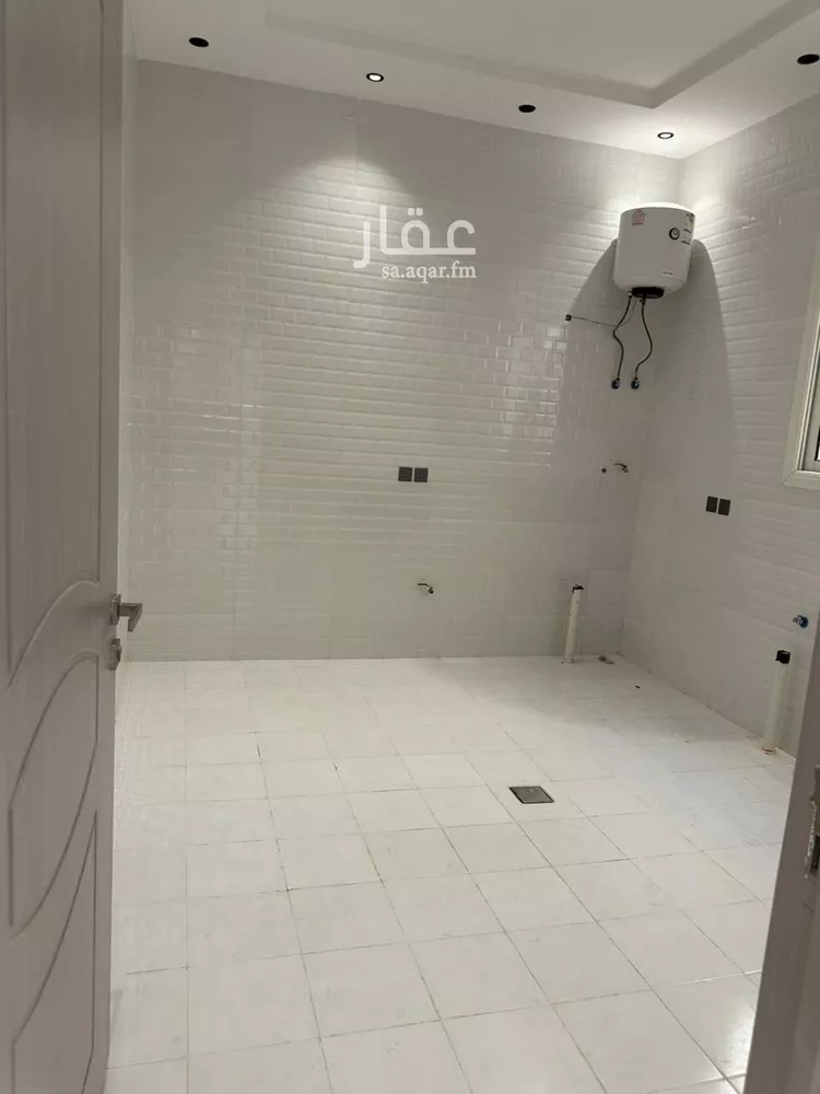 دور للبيع في شارع حسن مشاط, حي عكاظ, مدينة الرياض, منطقة الرياض صورة 4