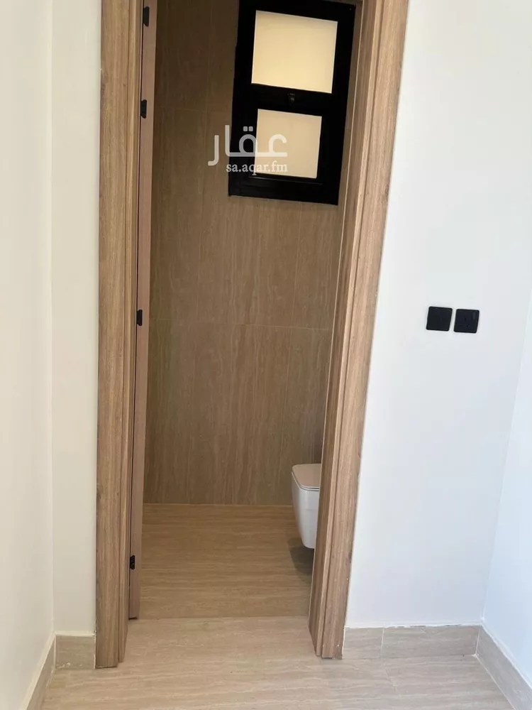 Floor for Sale in Riyadh Al Qirawan 8