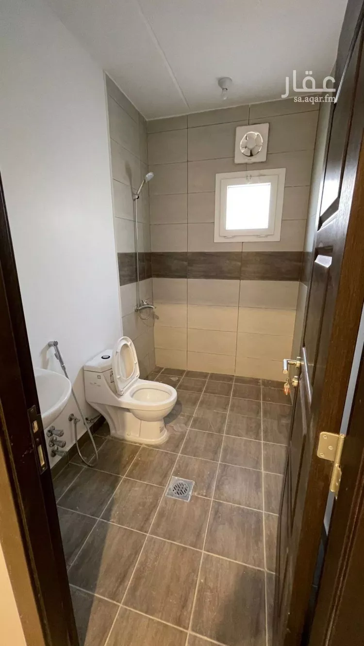 فيلا للبيع في شارع ابن أبي بكر المخزومي, حي مطار الملك خالد الدولي, مدينة الرياض, منطقة الرياض صورة 2