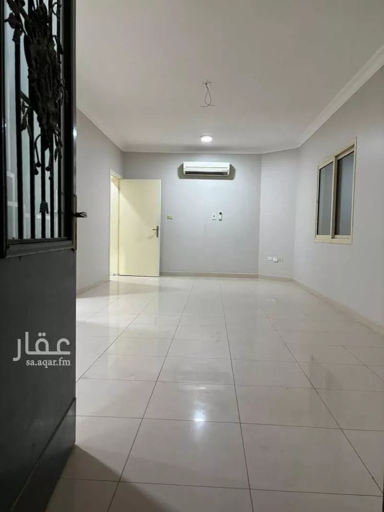 فيلا للإيجار في شارع عقيل بن عطية, حي الراكة الجنوبية, مدينة الخبر, المنطقة الشرقية صورة 2