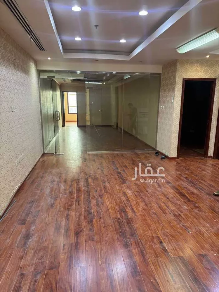 مكتب تجاري للإيجار في شارع انس بن مالك, حي الملقا, مدينة الرياض, منطقة الرياض