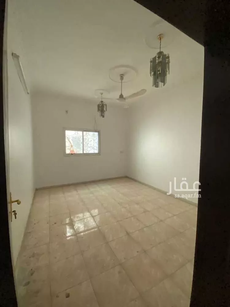 فيلا للبيع في شارع رقم 97, حي العزيزية, مدينة الرياض, منطقة الرياض صورة 3