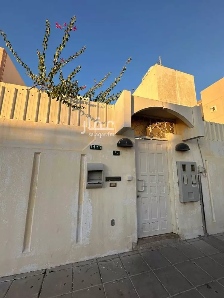 فيلا للبيع في شارع الارقم بن شرحبيل, حي الإسكان, مدينة المدينه المنوره, منطقة المدينة المنورة صورة 2