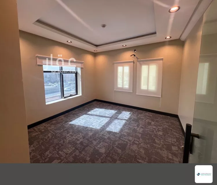 مكتب تجاري للإيجار في شارع ابي بكر الصديق الفرعي, حي الياسمين, مدينة الرياض, منطقة الرياض