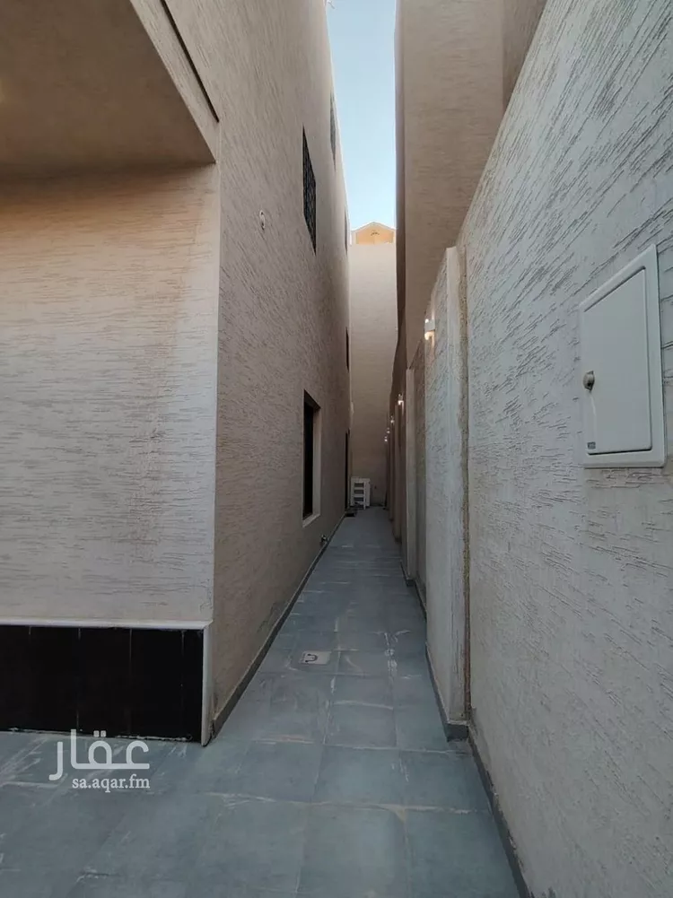 فيلا للبيع في شارع ابن مشرف, حي عكاظ, مدينة الرياض, منطقة الرياض صورة 4