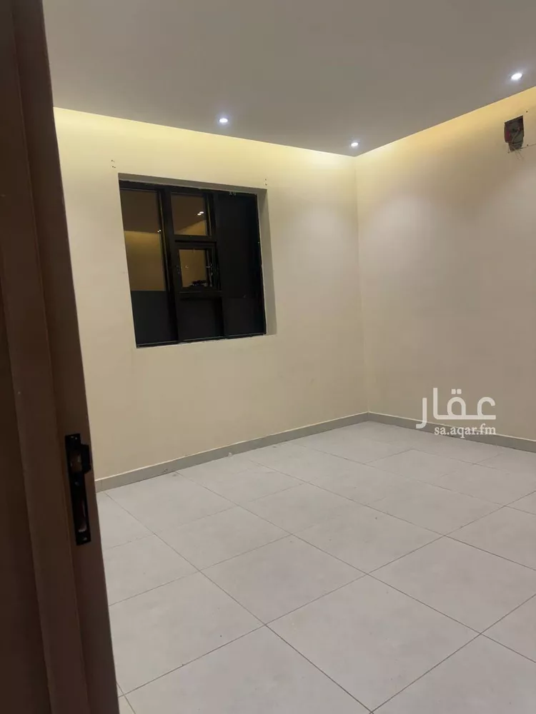 شقة للإيجار في شارع حسن الشاعر, حي عكاظ, مدينة الرياض, منطقة الرياض صورة 2