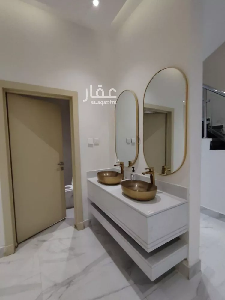 فيلا للبيع في شارع ابن مشرف, حي عكاظ, مدينة الرياض, منطقة الرياض