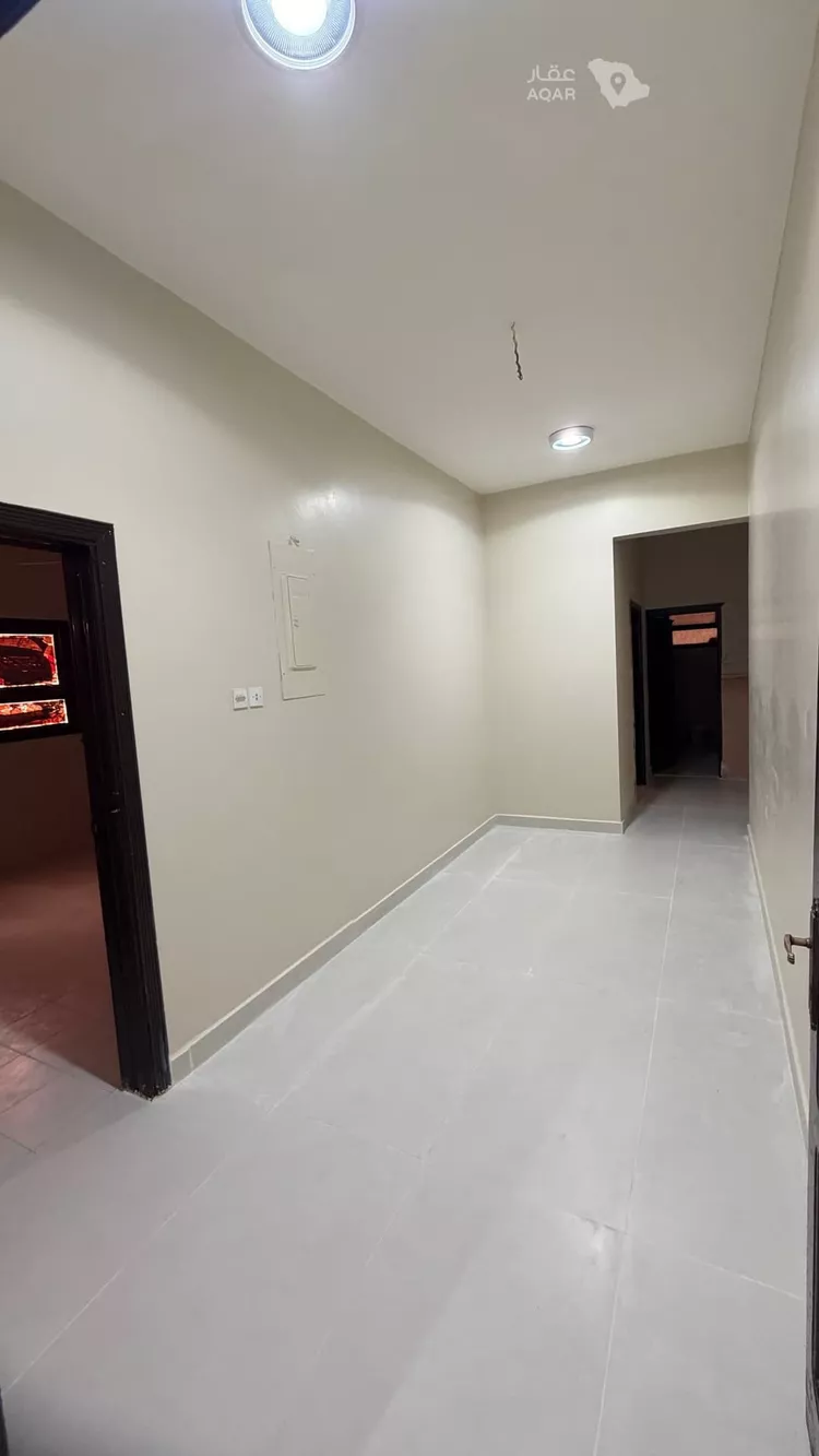 Floor for Rent in Riyadh Al Uraija Al Gharbiyah