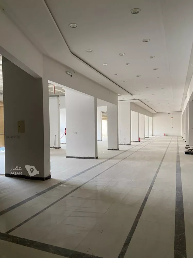 Warehouse for Rent in Al Majmaah Al Marqab صورة 2
