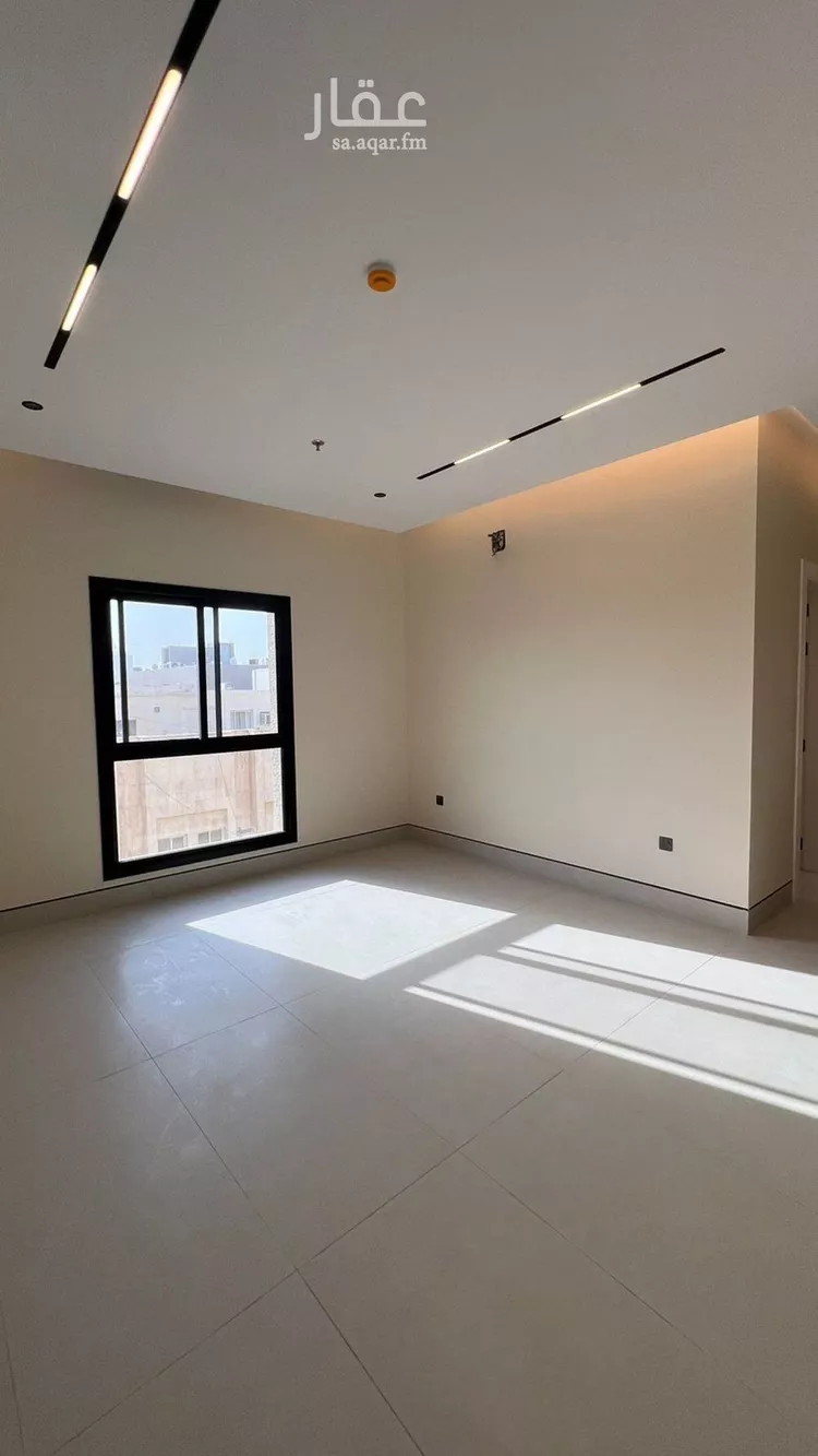 شقة للبيع في شارع المغيرة بن شعبة, حي الملك فهد, مدينة الرياض, منطقة الرياض صورة 3