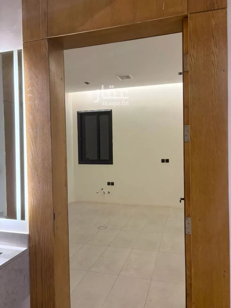 Floor for Sale in Riyadh Al Janadriyah صورة 3