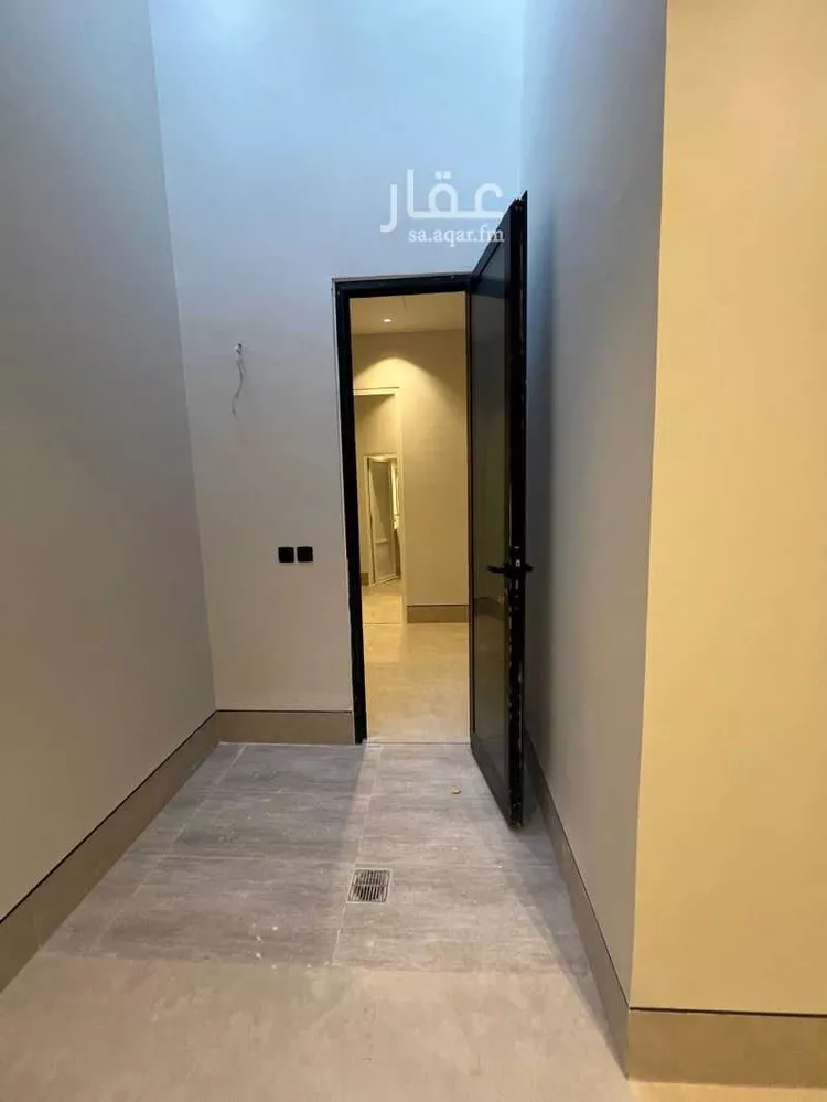 فيلا للبيع في شارع ربيعة بن عبدالله بن الهدير, حي العارض, مدينة الرياض, منطقة الرياض 9
