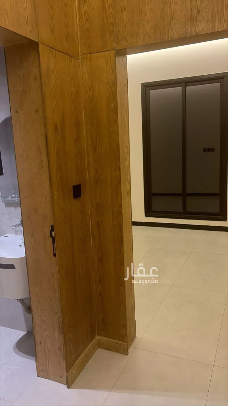 Floor for Sale in Riyadh Al Janadriyah