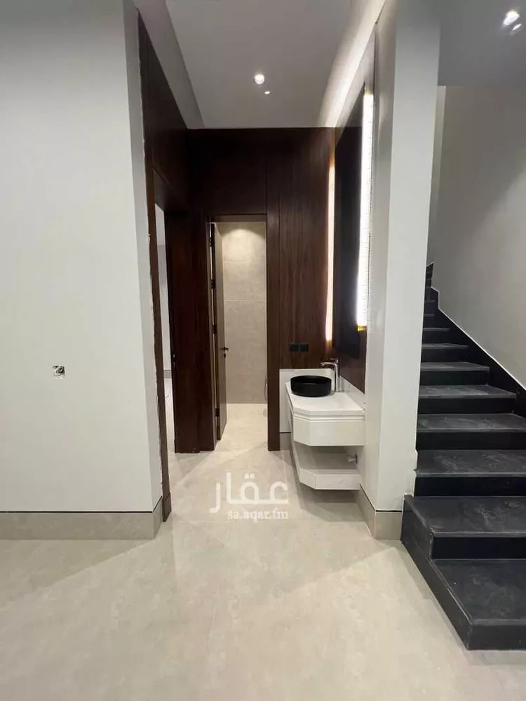 فيلا للبيع في شارع ربيعة بن عبدالله بن الهدير, حي العارض, مدينة الرياض, منطقة الرياض