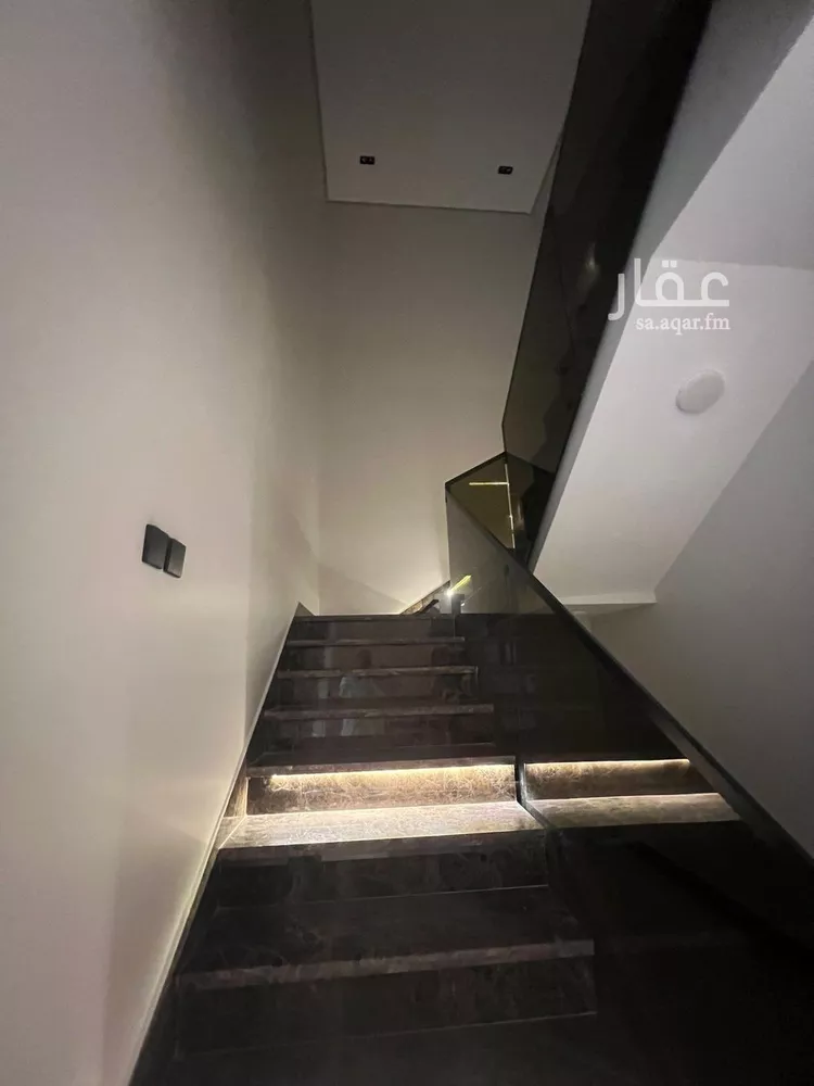 فيلا للبيع في شارع محمد حسين هيكل, حي العارض, مدينة الرياض, منطقة الرياض 9