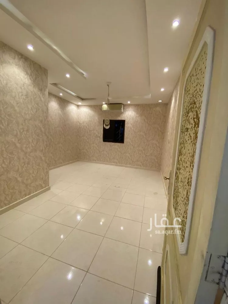 فيلا للبيع في شارع الدفاع, حي إشبيلية, مدينة الرياض, منطقة الرياض صورة 3