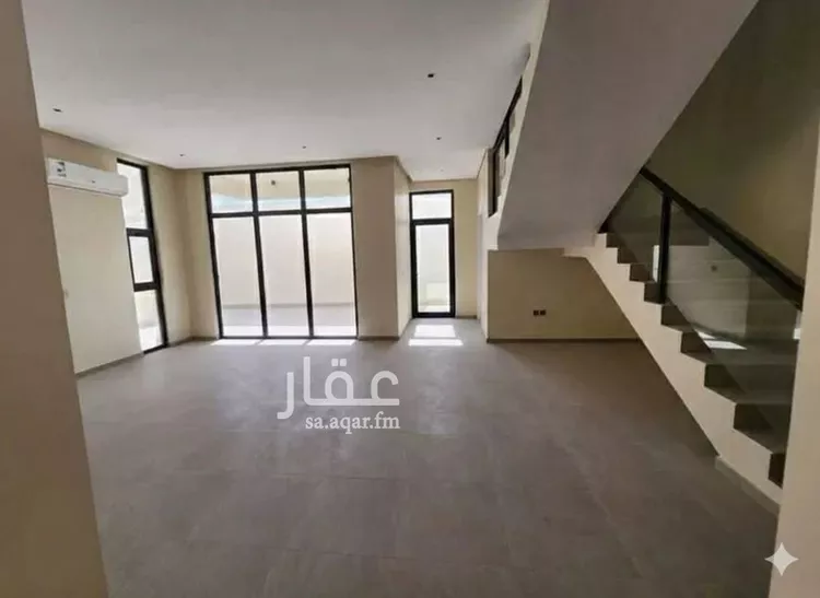 فيلا للإيجار في شارع عبيدالله الفقيه, حي الرمال, مدينة الرياض, منطقة الرياض صورة 2