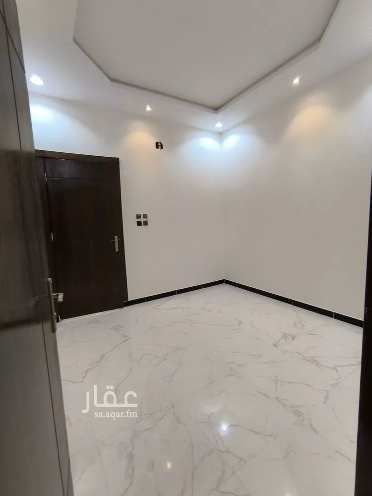 دور للبيع في شارع حسان بن قيس, حي بدر, مدينة الرياض, منطقة الرياض صورة 3