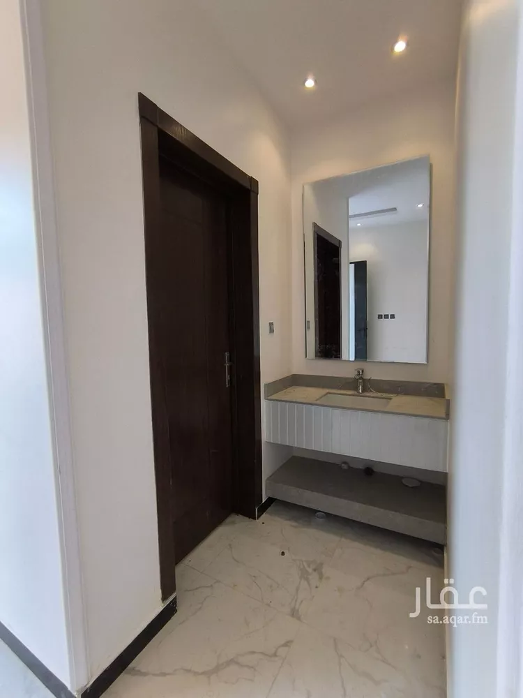 دور للبيع في شارع حسان بن قيس, حي بدر, مدينة الرياض, منطقة الرياض صورة 4