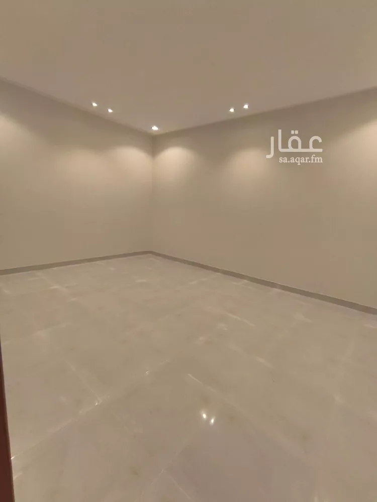دور للبيع في شارع يعقوب بن أبي الفضل, حي عكاظ, مدينة الرياض, منطقة الرياض صورة 3