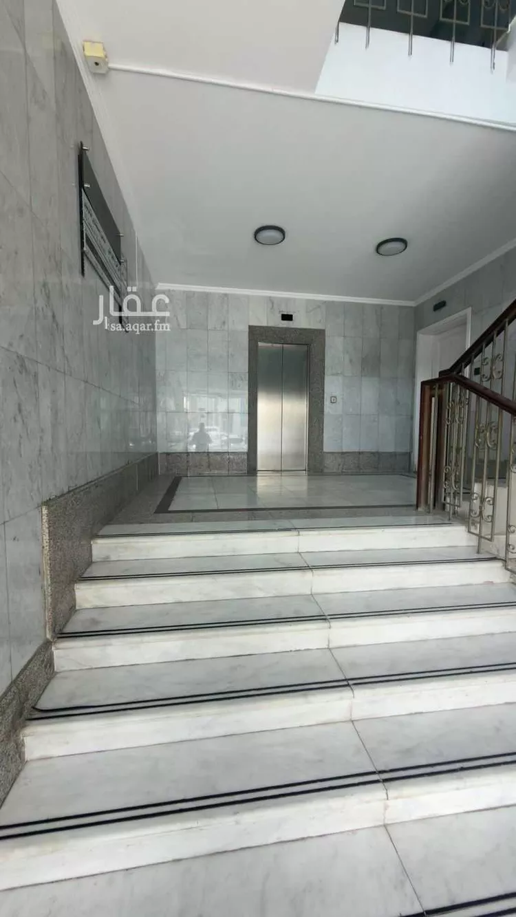 عمارة للإيجار في شارع مكة المكرمة الفرعي, حي الضباط, مدينة الرياض, منطقة الرياض