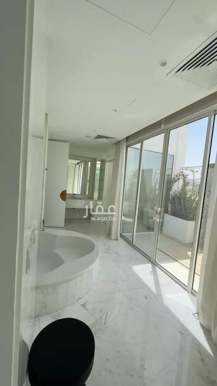 فيلا للإيجار في شارع مكة المكرمة الفرعي, حي الضباط, مدينة الرياض, منطقة الرياض صورة 4