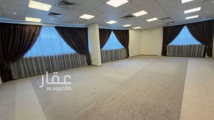 عمارة للإيجار في شارع مكة المكرمة الفرعي, حي الضباط, مدينة الرياض, منطقة الرياض صورة 4