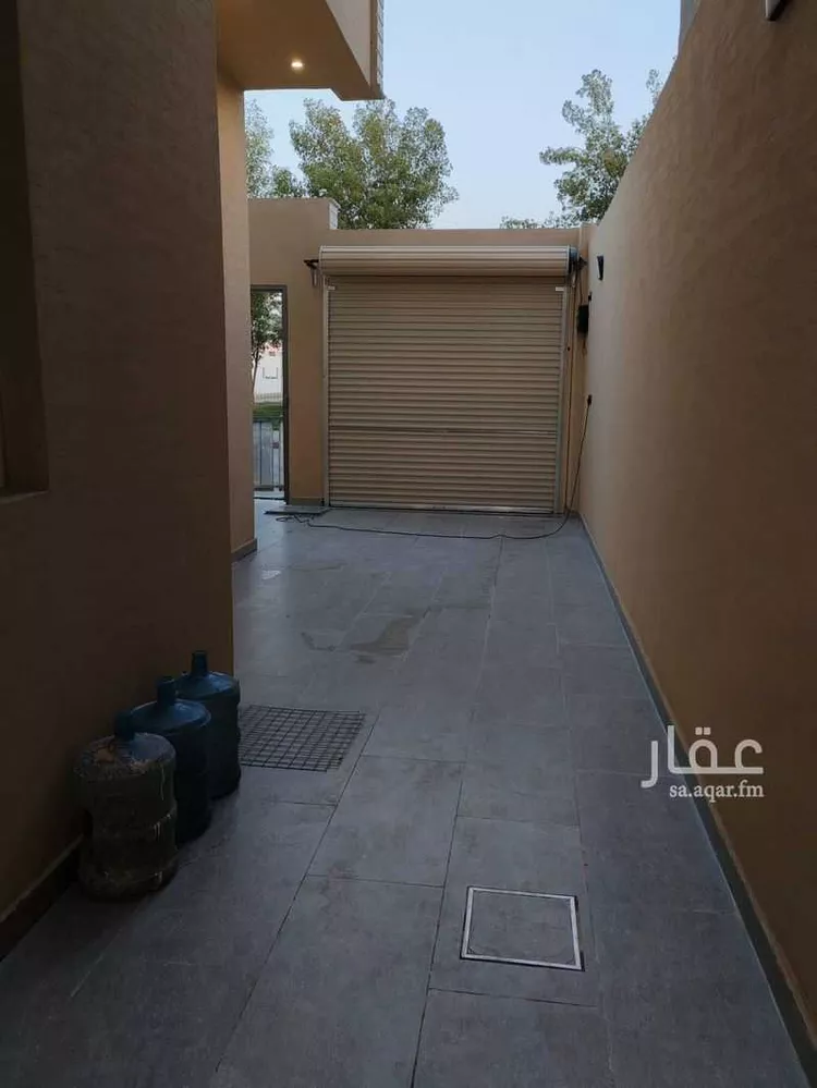 فيلا للبيع في شارع القاسم بن الطيلساني, حي العريجاء الأوسط, مدينة الرياض, منطقة الرياض صورة 2