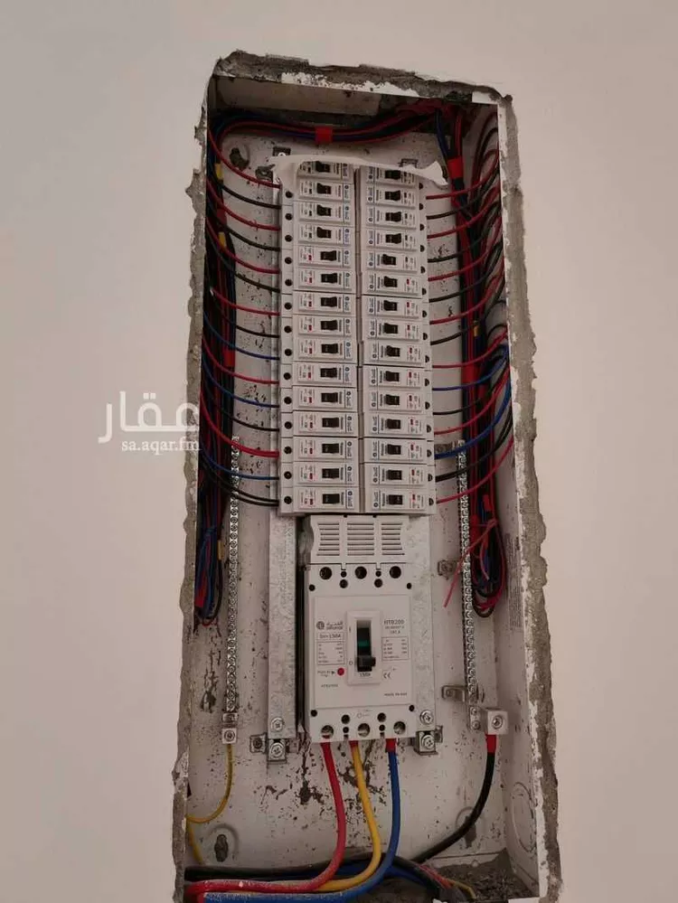 فيلا للبيع في شارع القاسم بن الطيلساني, حي العريجاء الأوسط, مدينة الرياض, منطقة الرياض 16