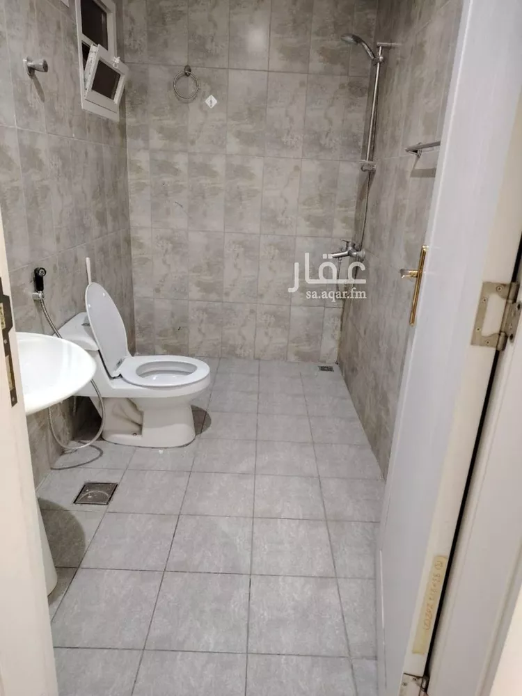 شقة للإيجار في شارع الأمير سعد بن سعود بن فيصل, حي المعذر الشمالي, مدينة الرياض, منطقة الرياض صورة 4