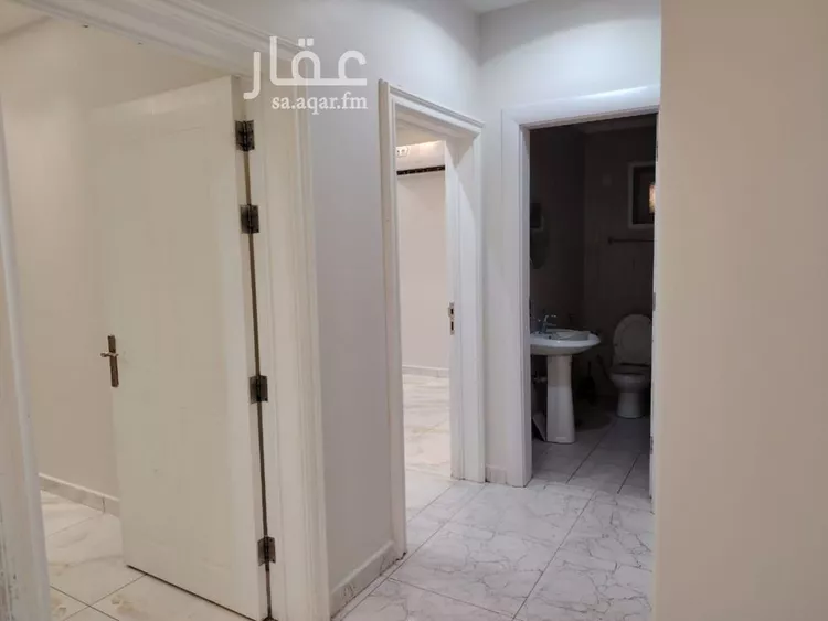 شقة للإيجار في شارع الأمير سعد بن سعود بن فيصل, حي المعذر الشمالي, مدينة الرياض, منطقة الرياض صورة 2