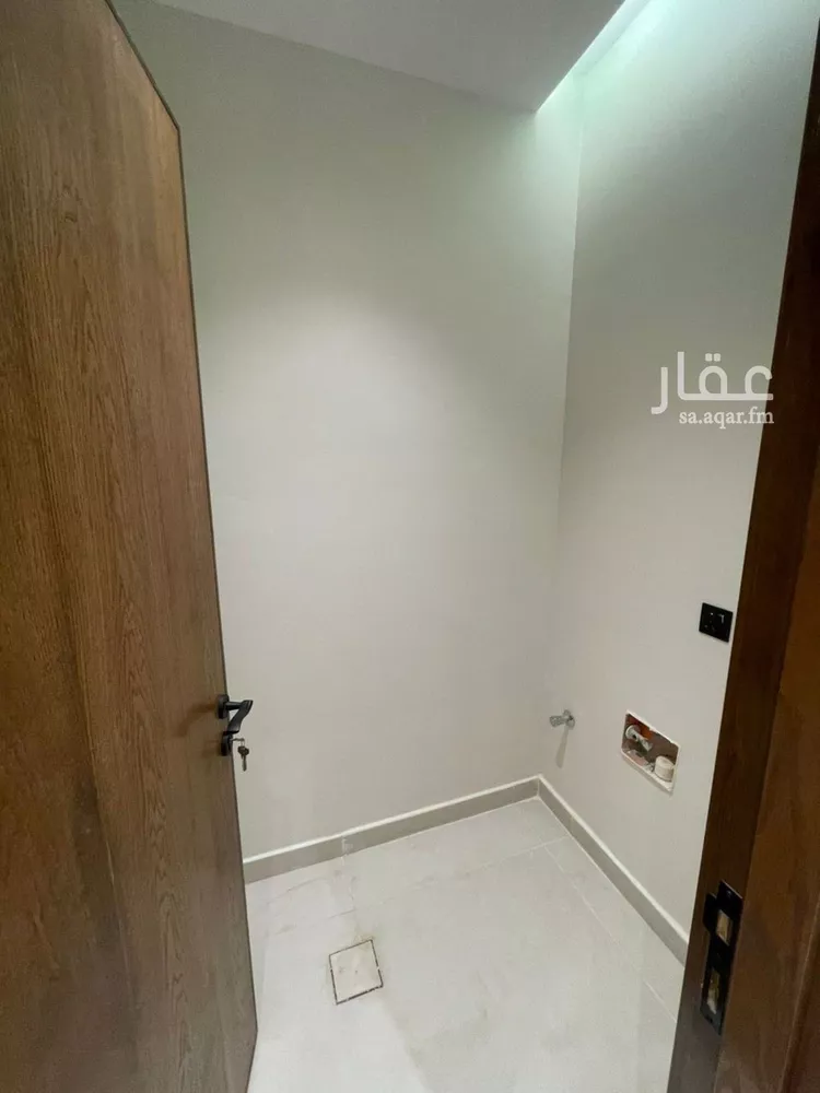 شقة للبيع في شارع أحمد عبد الله الفاسي, حي السويس 2, مدينة جازان, منطقة جازان صورة 4