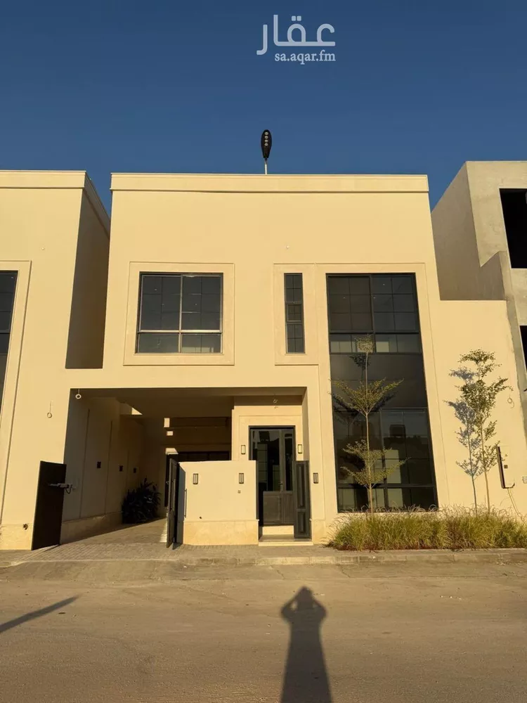 فيلا للبيع في شارع محمد بن أبي بكر القيم, حي المهدية, مدينة الرياض, منطقة الرياض صورة 3